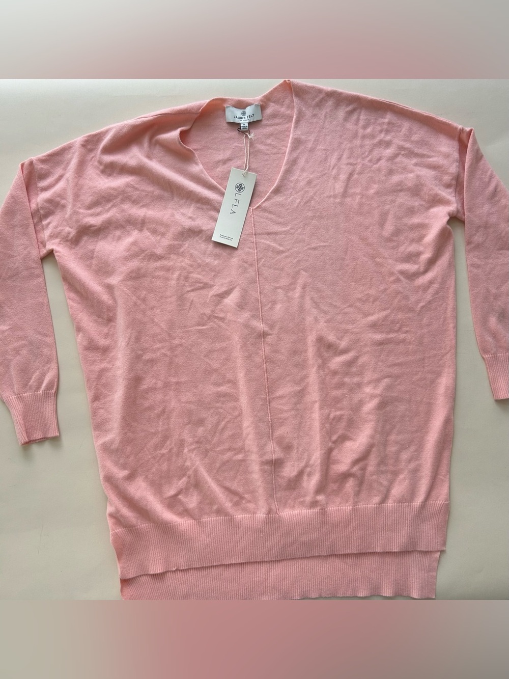 NEW Laurie Felt Pink V-Neck Lightweight Women's Sweater SIZE L